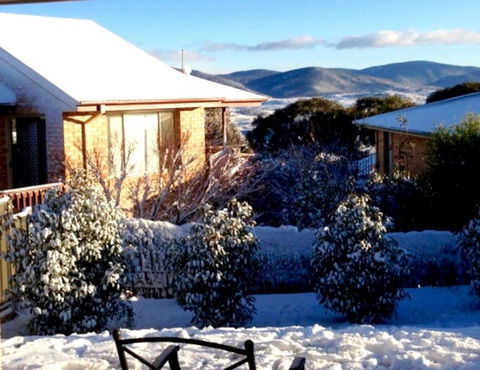 Jindabyne Executive - Accommodation 4U 10
