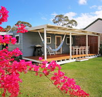 Hayes Beach House - Jervis Bay - Pet Friendly - Accommodation 4U