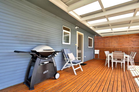 Hayes Beach House I Award Winner I 4 Mins To Beach - Accommodation 4U 7
