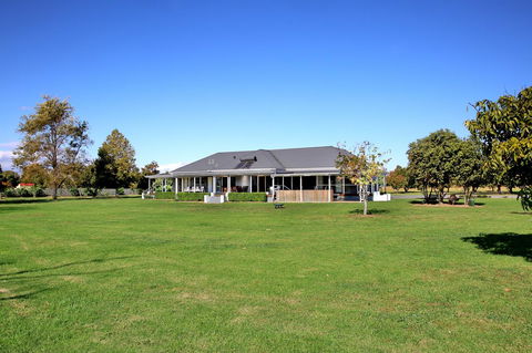 Terara Riverside Retreat - Accommodation 4U 5