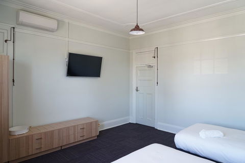 Rosehill Hotel - Accommodation 4U 4