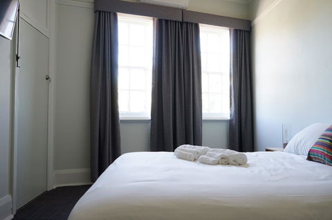 Rosehill Hotel - Accommodation 4U 19