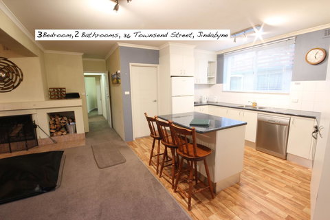 Full Circle Apartments - Accommodation 4U 16