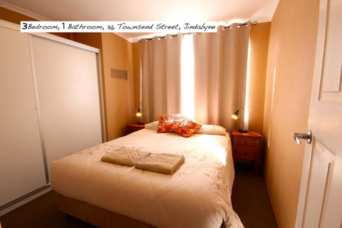 Full Circle Apartments - Accommodation 4U 21