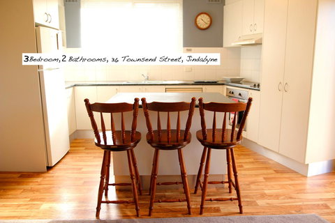 Full Circle Apartments - Accommodation 4U 15