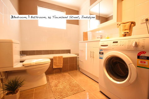 Full Circle Apartments - Accommodation 4U 23