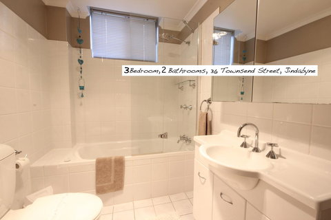 Full Circle Apartments - Accommodation 4U 13