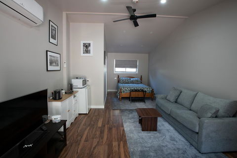 Pound Creek Gallery - Accommodation 4U 5
