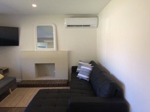 Golden Hill Cottage - Accommodation 4U 13
