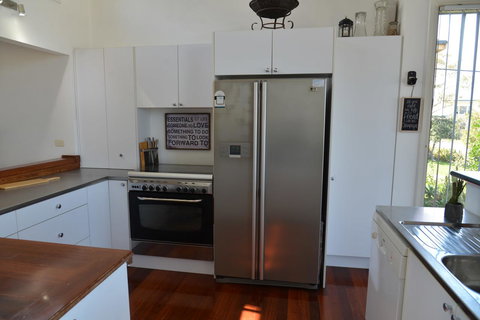 The Boat House - Accommodation 4U 13