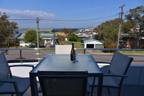 The Boat House - Accommodation 4U 2