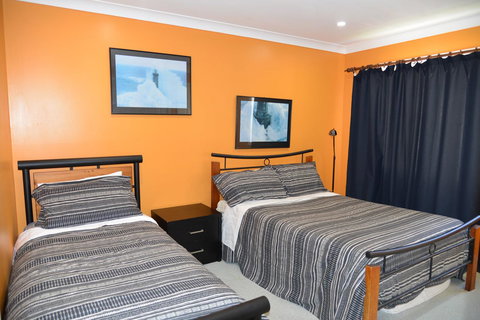 The Boat House - Accommodation 4U 19