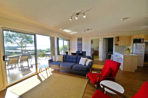 Coastwatch, 26 Comara Terrace - Accommodation 4U 4