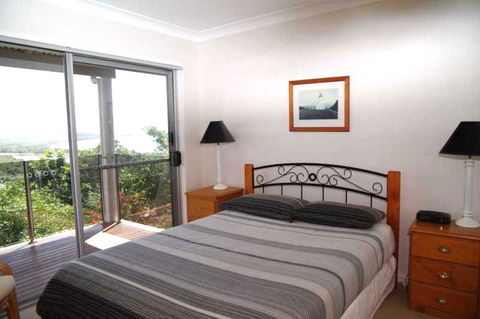 Coastwatch, 26 Comara Terrace - Accommodation 4U 5