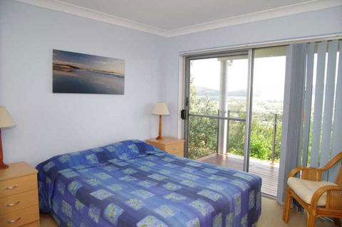 Coastwatch, 26 Comara Terrace - Accommodation 4U 6