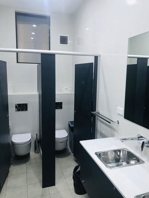 Newtown Backpackers - Accommodation 4U 13