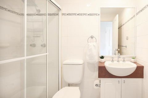 Vibrant Inner-city Living - Darling Harbour Fringe - Accommodation 4U 12