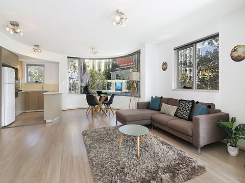 Lower Bridge And Sails - Executive 2BR Darlinghurst Apartment With Balcony And Rooftop Views - Accommodation 4U 0