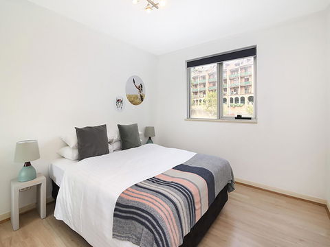 Lower Bridge And Sails - Executive 2BR Darlinghurst Apartment With Balcony And Rooftop Views - Accommodation 4U 7