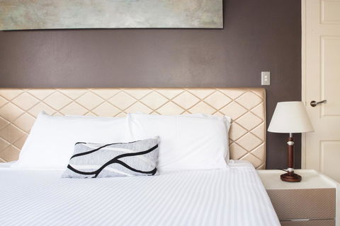 Seasons Harbour Plaza - Accommodation 4U 10