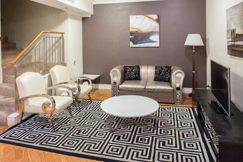 Seasons Harbour Plaza - Accommodation 4U 17