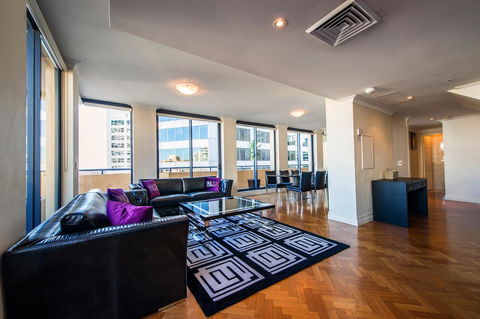 Seasons Harbour Plaza - Accommodation 4U 26