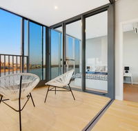 Brand New 3 Bedrooms Apt with Waterfront View - Accommodation 4U