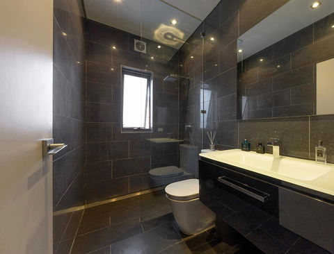 BONDI BEACH PRIME 1 Bedroom + Sunroom - Accommodation 4U 1