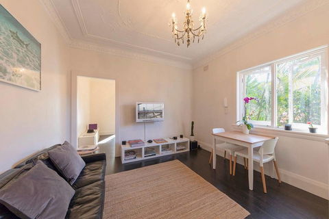 BONDI BEACH PRIME 1 Bedroom + Sunroom - Accommodation 4U 3