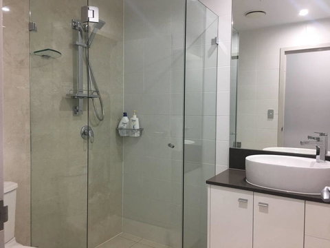 Specious Apartment With 2 Large Bedrooms - Accommodation 4U 17