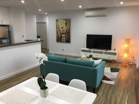 Specious Apartment With 2 Large Bedrooms - Accommodation 4U 0