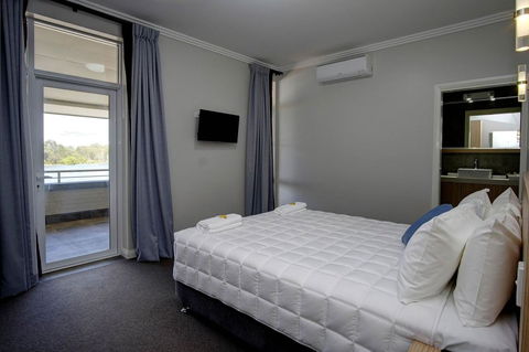 Lakes And Ocean Hotel Forster - Accommodation 4U 12