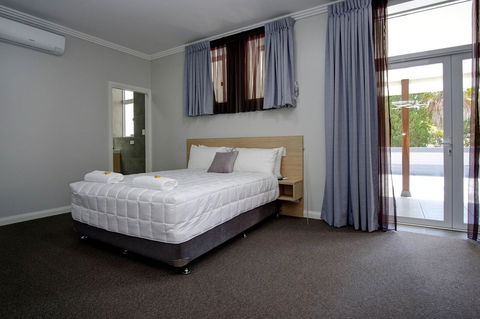Lakes And Ocean Hotel Forster - Accommodation 4U 19