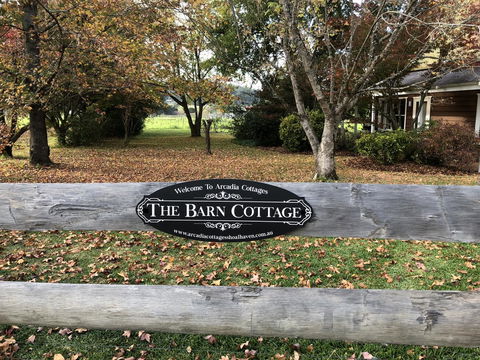 Arcadia - The Barn Cottage & Rosehill Cottage - Accommodation 4U 0