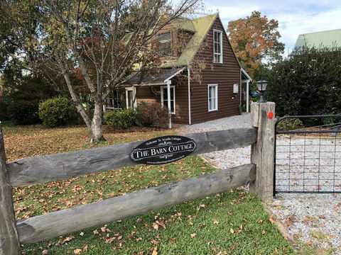Arcadia - The Barn Cottage & Rosehill Cottage - Accommodation 4U 1