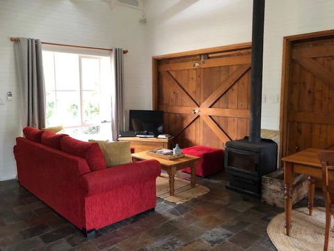 Arcadia - The Barn Cottage & Rosehill Cottage - Accommodation 4U 10