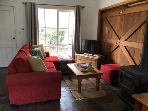 Arcadia - The Barn Cottage & Rosehill Cottage - Accommodation 4U 8