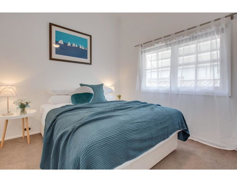 Spacious Cottage With Views, 10 Mins From The City - Accommodation 4U 10