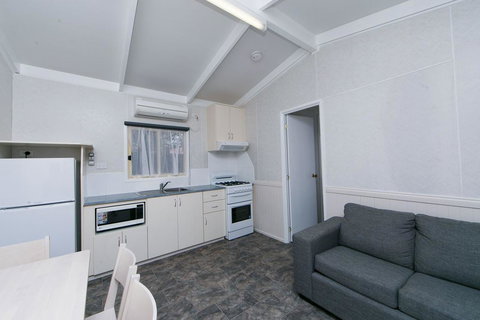 Crestview Tourist Park - Accommodation 4U 13