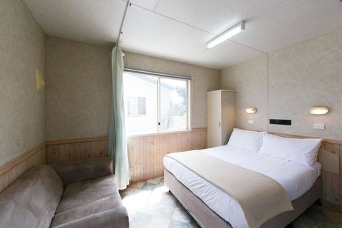 Crestview Tourist Park - Accommodation 4U 15