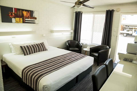 Coastal Bay Motel - Accommodation 4U 27