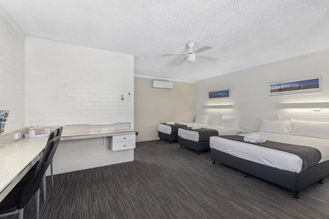 Coastal Bay Motel - Accommodation 4U 11