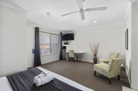 Coastal Bay Motel - Accommodation 4U 12