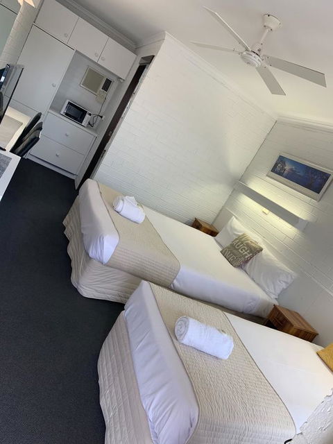 Coastal Bay Motel - Accommodation 4U 34