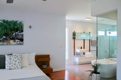 Casuarina Beachfront House - Hostie Properties - Accommodation 4U 8
