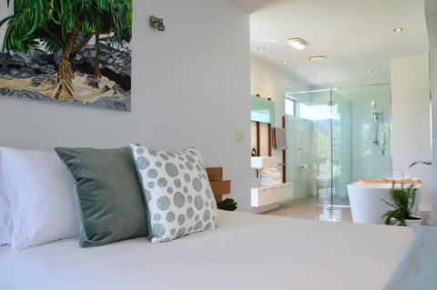 Casuarina Beachfront House - Hostie Properties - Accommodation 4U 9