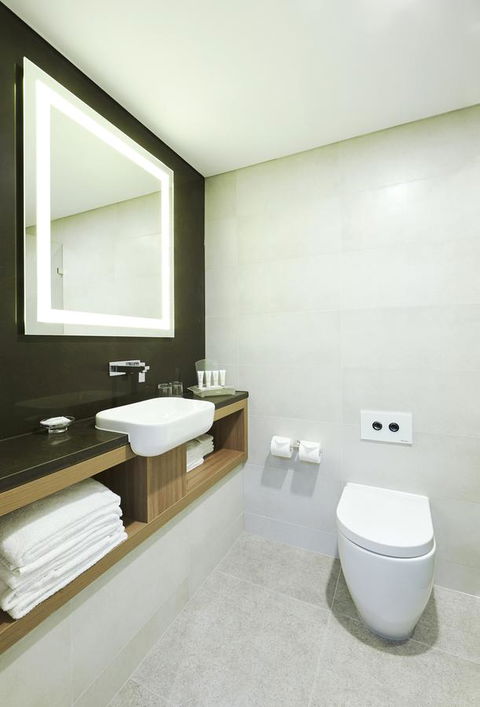 Furama Darling Harbour - Accommodation 4U 12
