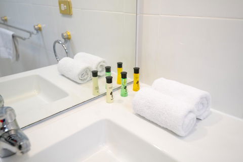 Castle Serviced Apartments - Accommodation 4U 25