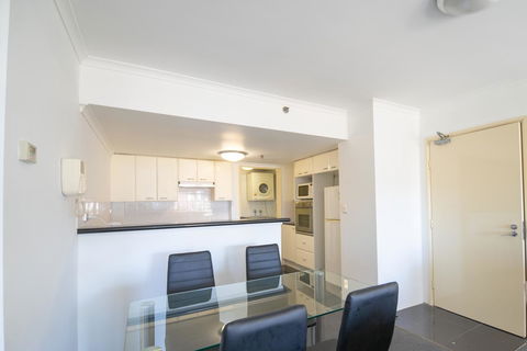 Castle Serviced Apartments - Accommodation 4U 27