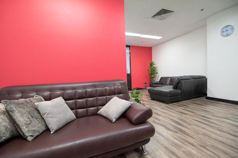Castle Serviced Apartments - Accommodation 4U 24